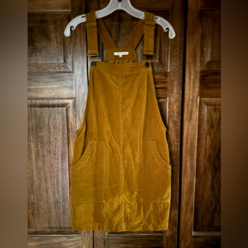 Copper Key Mini Dress in tan/mustard
Corduroy with front pockets